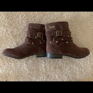 Girls boots